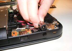 Read more about the article How to Repair Laptop Charging Jack